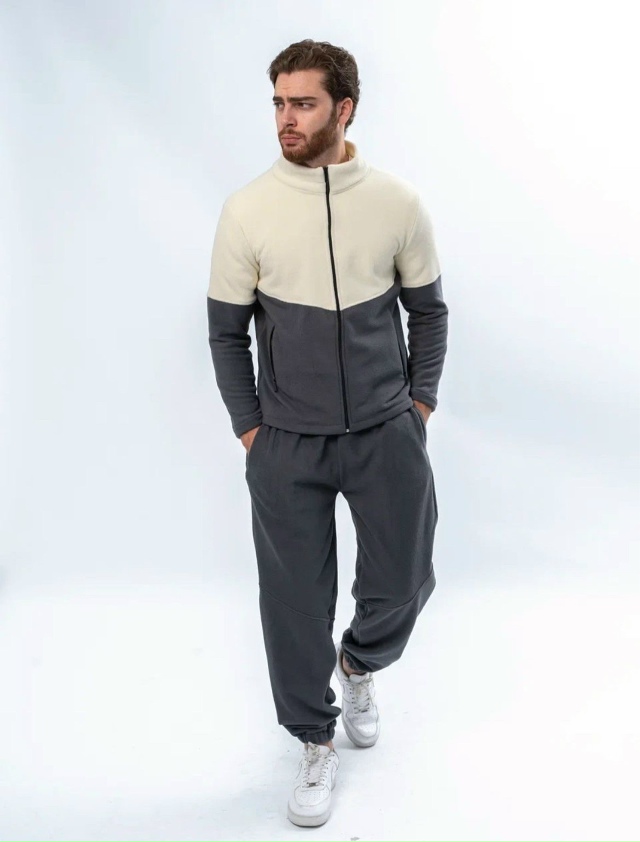 Спортивный костюм 23047304