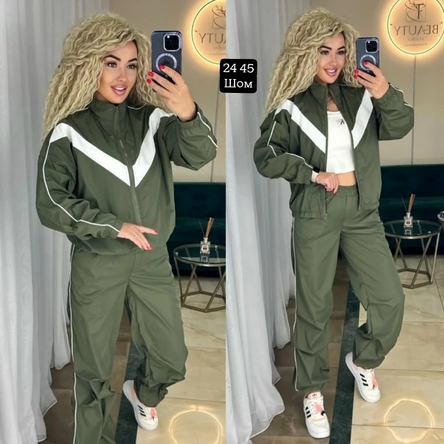 Спортивный костюм 23048882