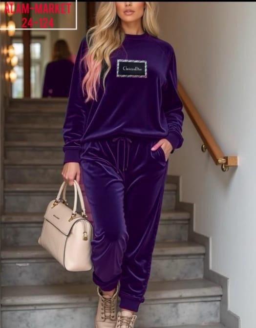 Спортивный костюм 23048092