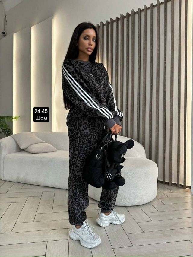 Спортивный костюм 23049302