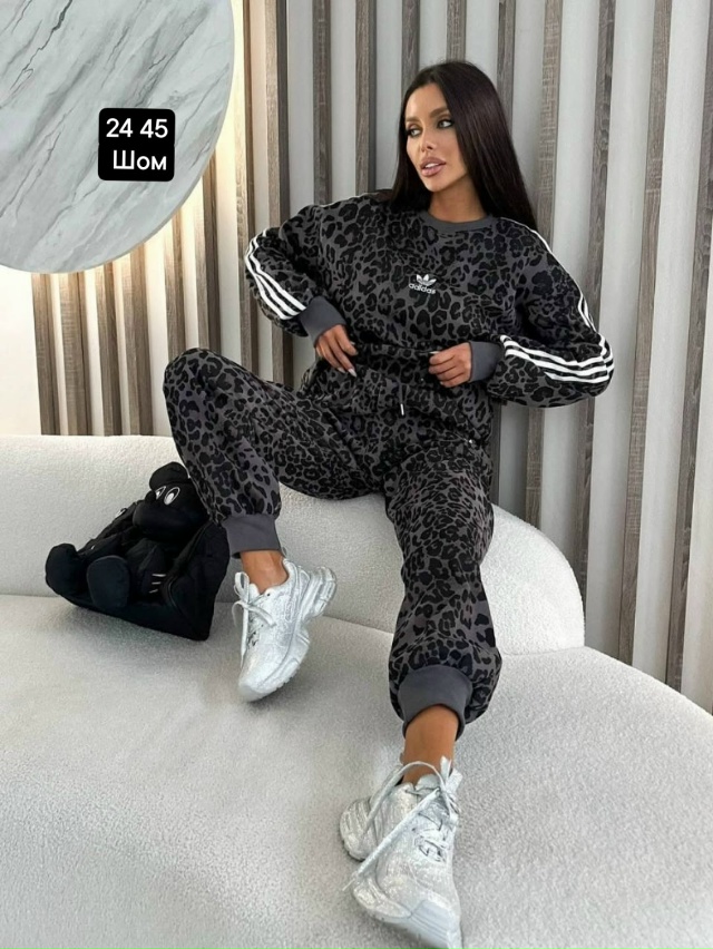 Спортивный костюм 23049302