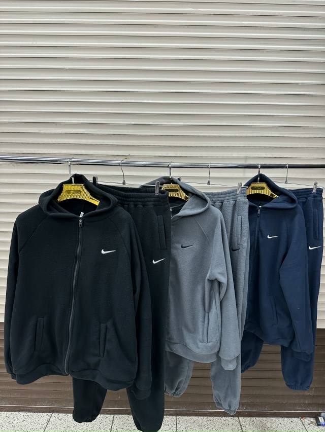 Спортивный костюм 23054595