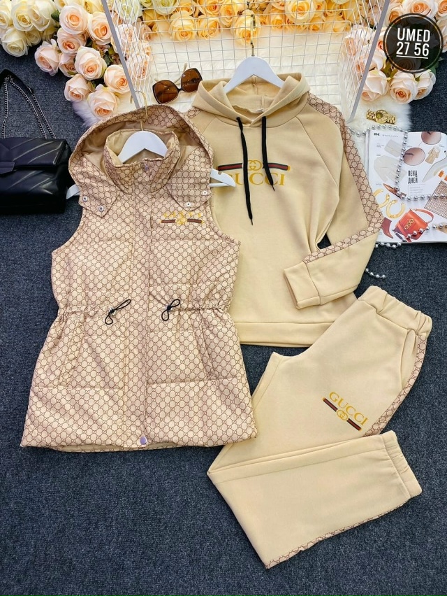 Спортивный костюм 23056352