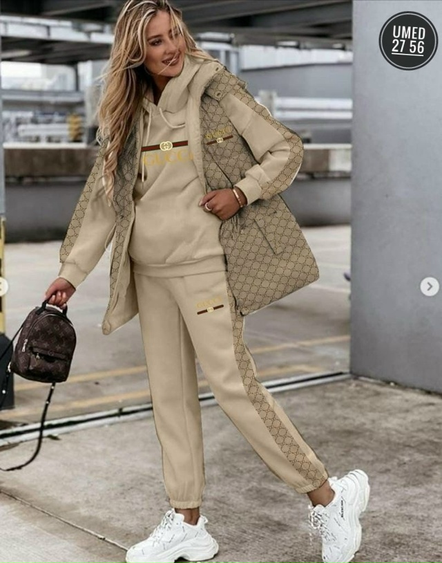 Спортивный костюм 23056352