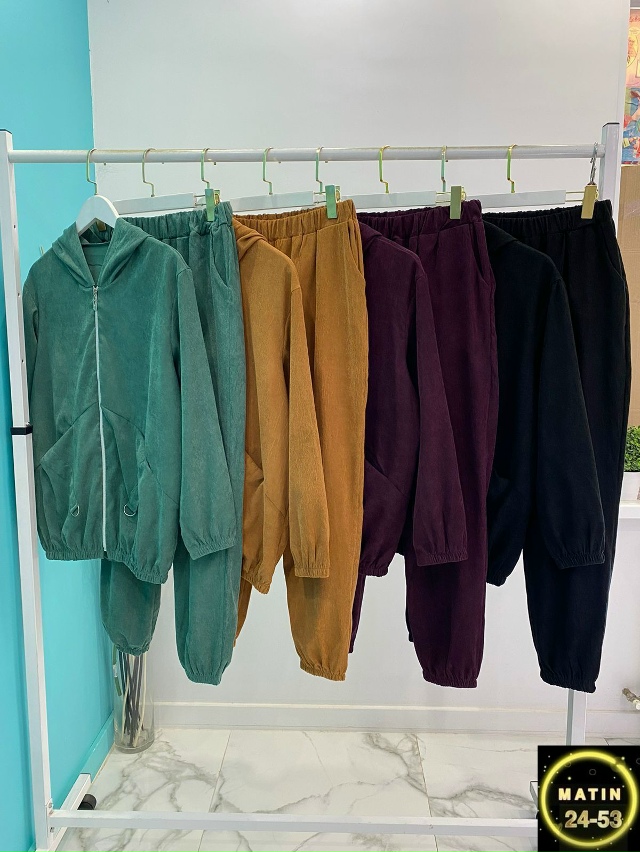 Спортивный костюм 23061308