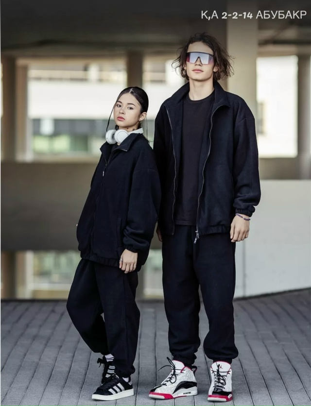 Спортивный костюм 23064683