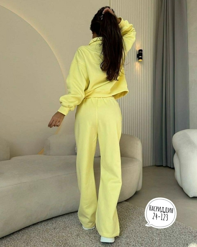 Спортивный костюм 23065795