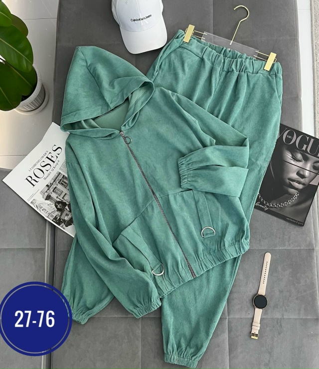 Спортивный костюм 23069340