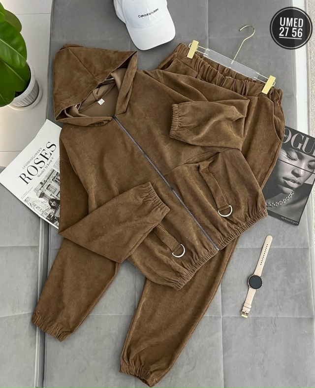 Спортивный костюм 23072341