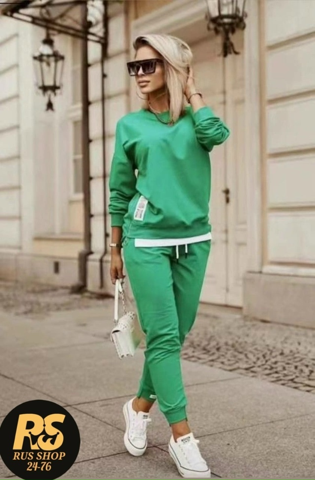 Спортивный костюм 23072427