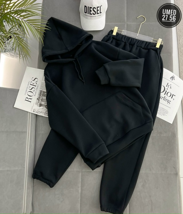 Спортивный костюм 23074337