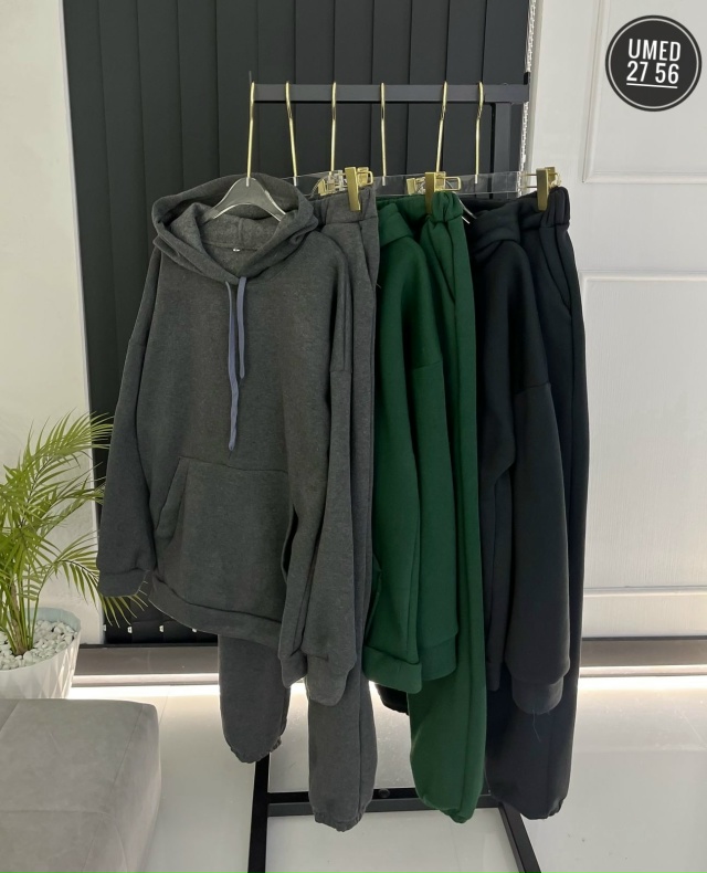 Спортивный костюм 23074337