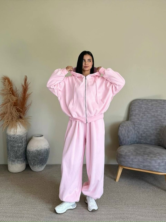 Спортивный костюм 23076453