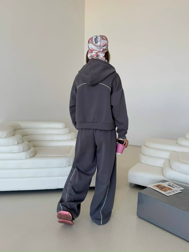 Спортивный костюм 23075842