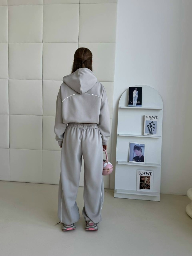 Спортивный костюм 23075847