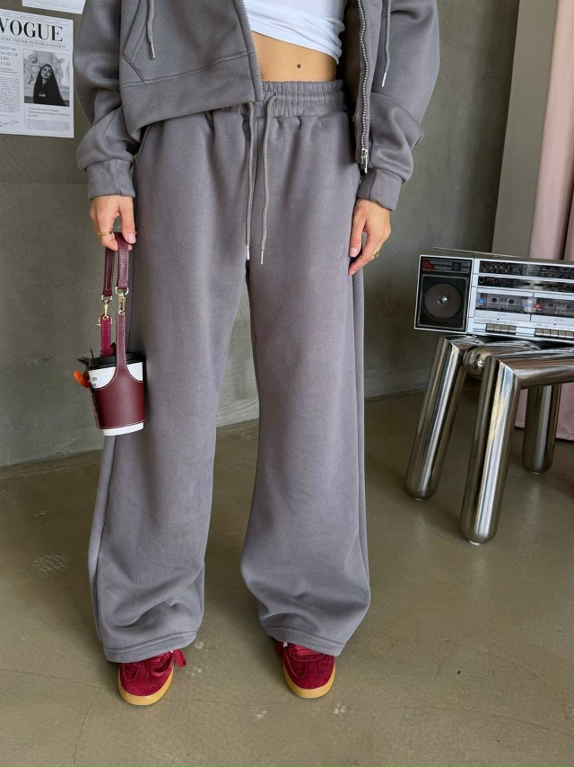 Спортивный костюм 23075939