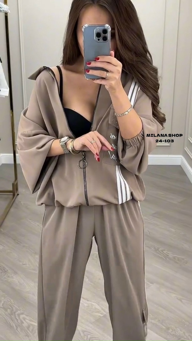 Спортивный костюм 23076405