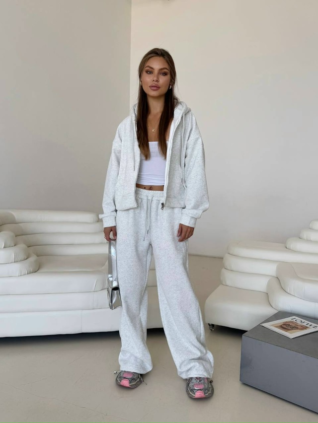 Спортивный костюм 23075937