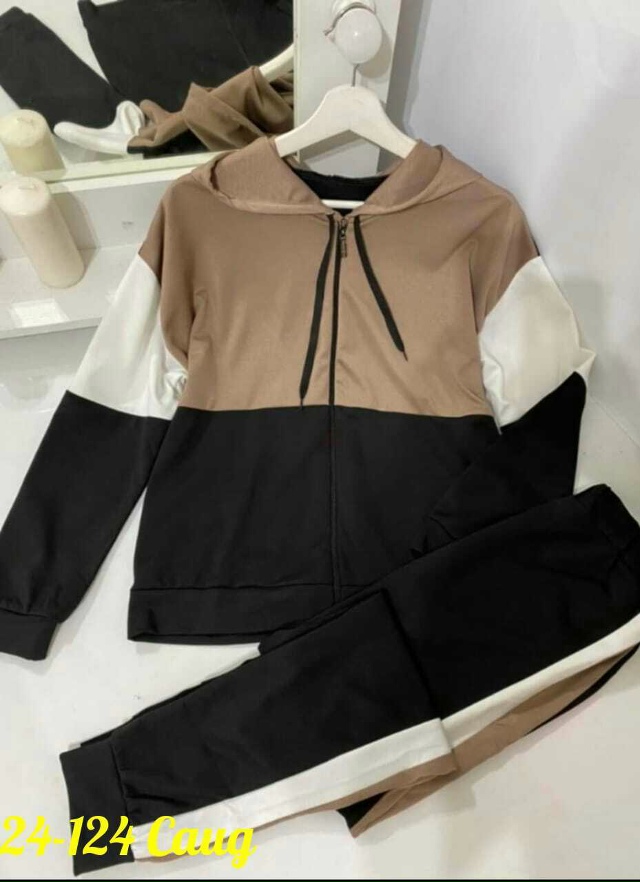 Спортивный костюм 23076382