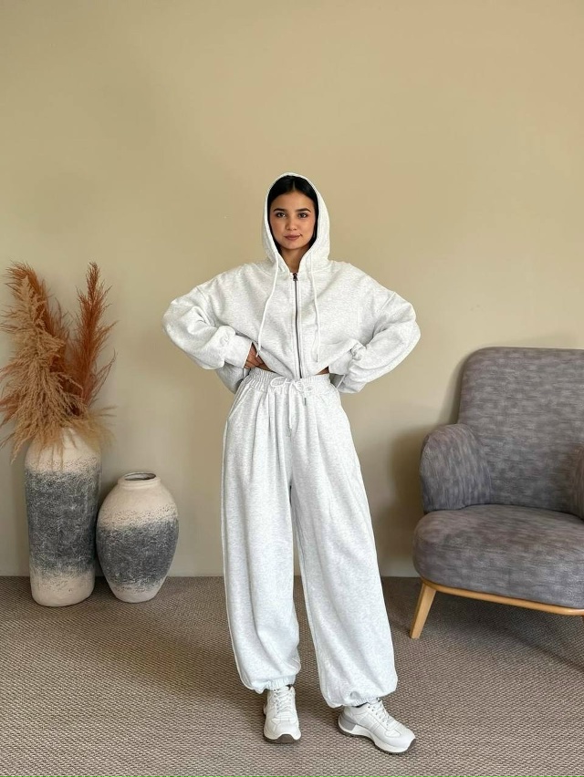 Спортивный костюм 23076453