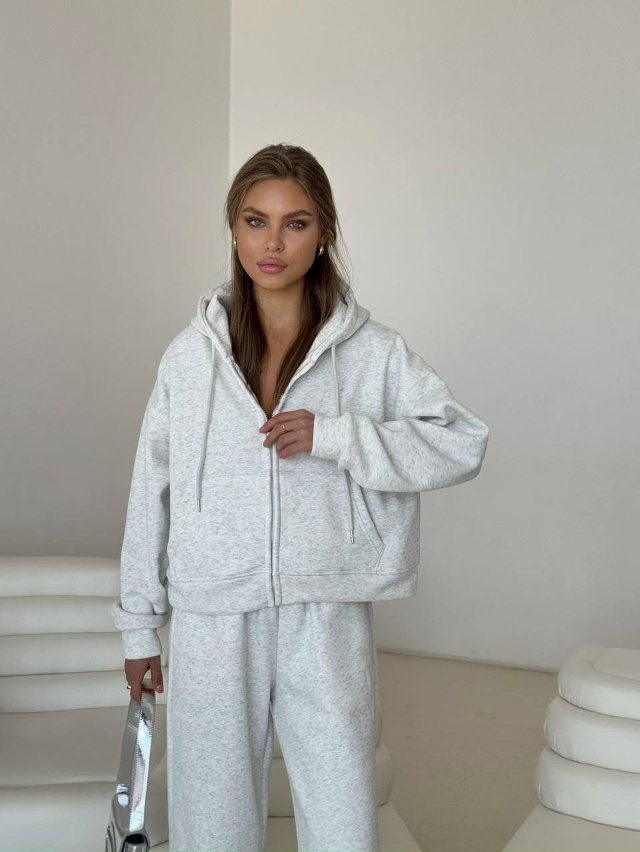 Спортивный костюм 23075937