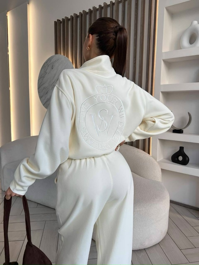 Спортивный костюм 23078406