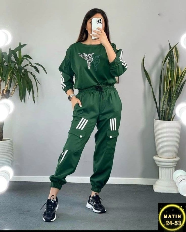 Спортивный костюм 23080189