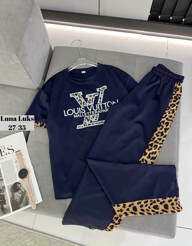 Спортивный костюм 23080211