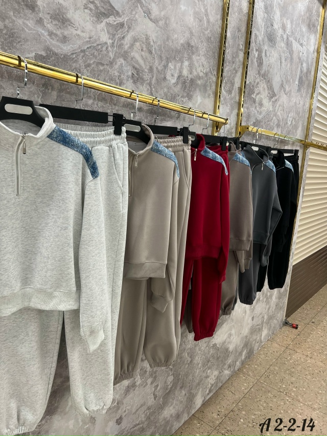 Спортивный костюм 23082587