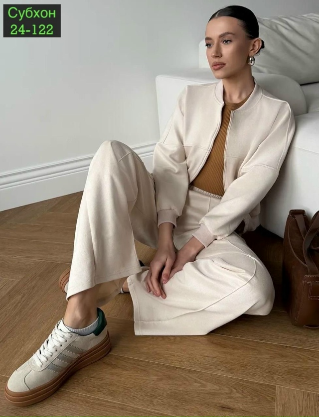 Спортивный костюм 23082433