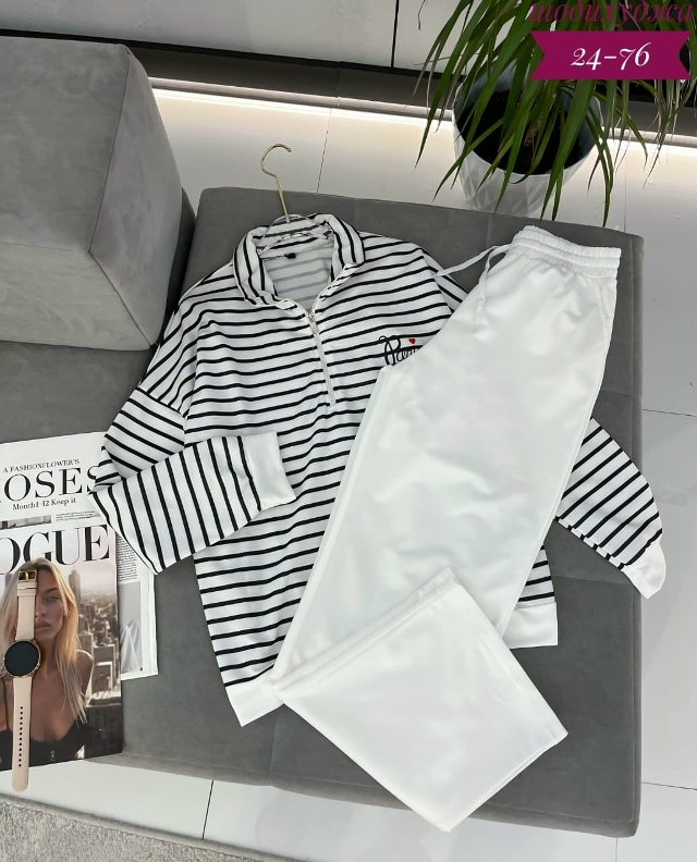 Спортивный костюм 23083369