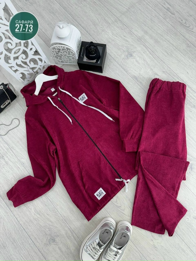 Спортивный костюм 23083354