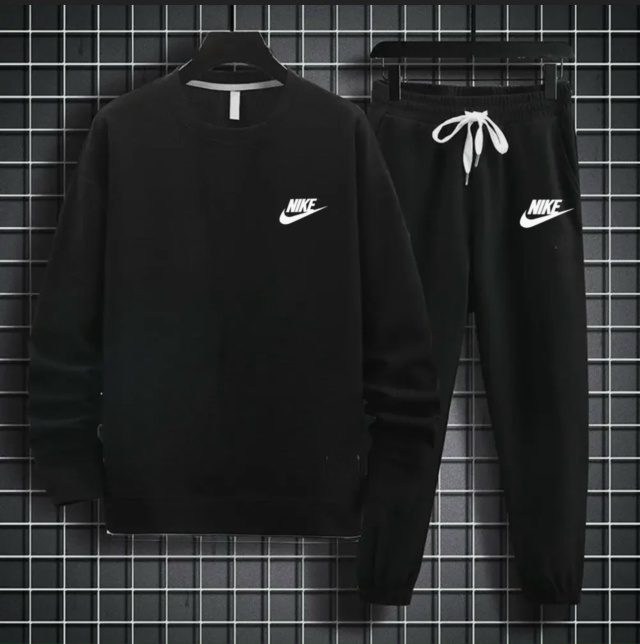 Спортивный костюм 23084765