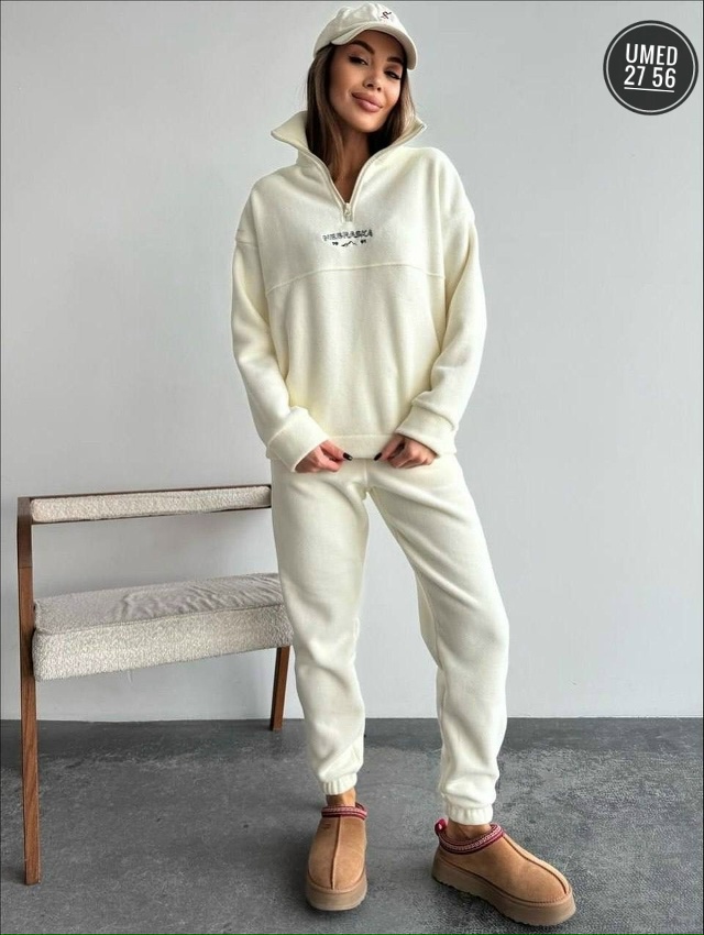 Спортивный костюм 23084824