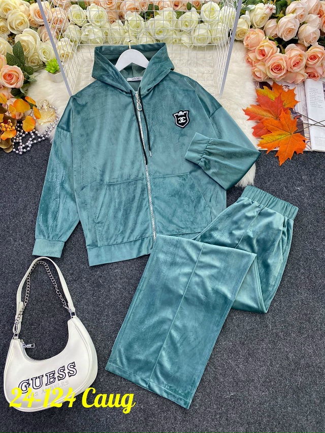 Спортивный костюм 23086924