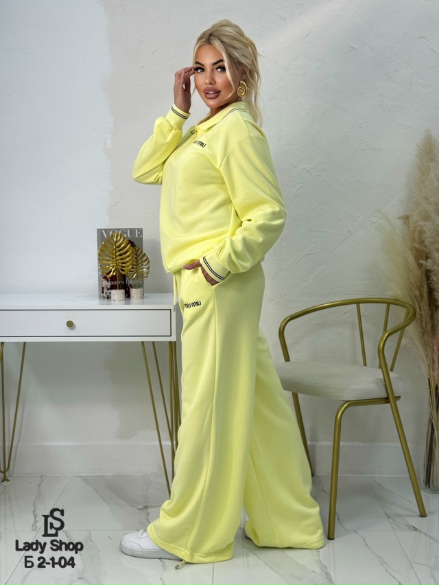 Спортивный костюм 23086769