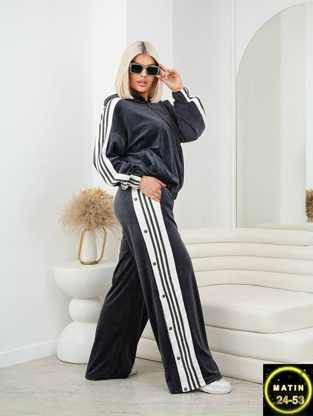 Спортивный костюм 23087097