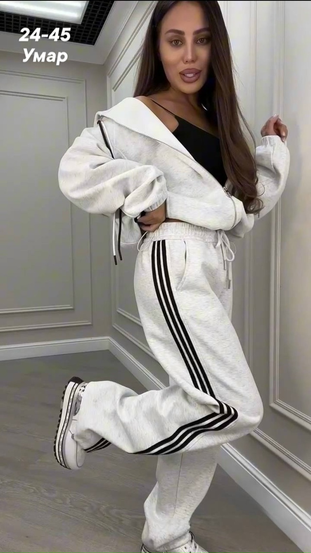 Спортивный костюм 23087995