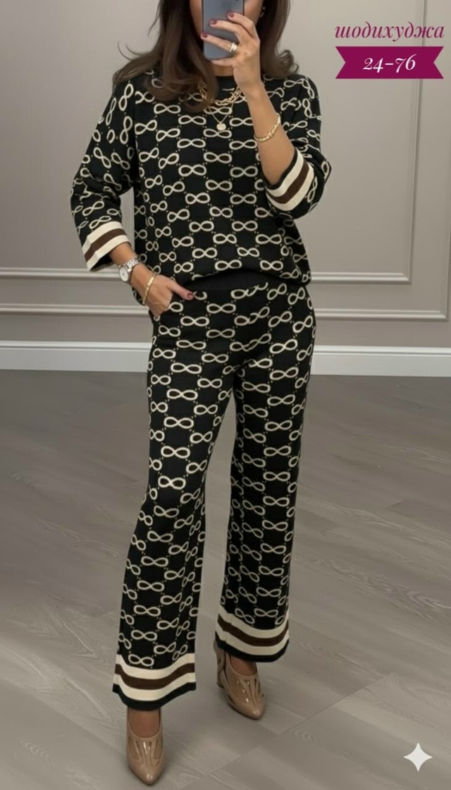 Спортивный костюм 23088379