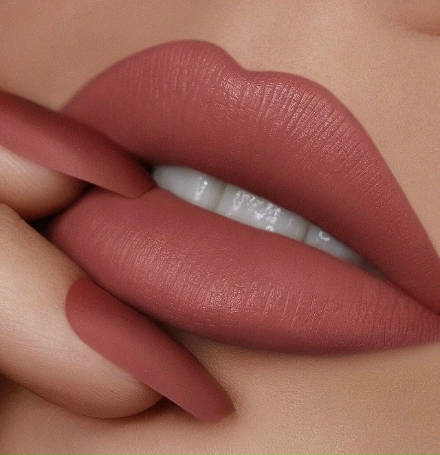 Помада 23090579