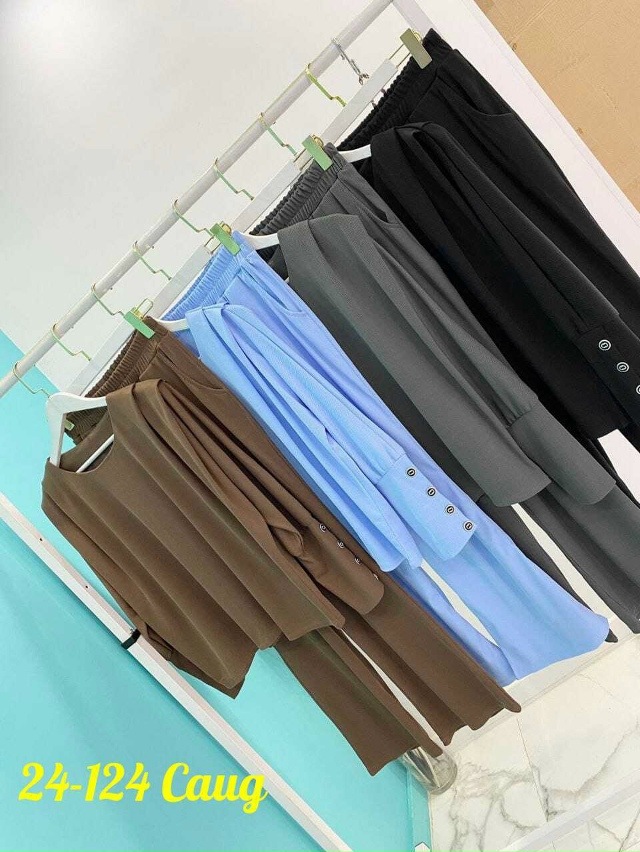 Спортивный костюм 23097677