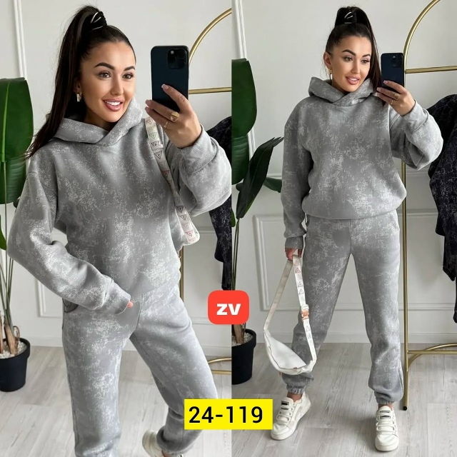 Спортивный костюм 23097341