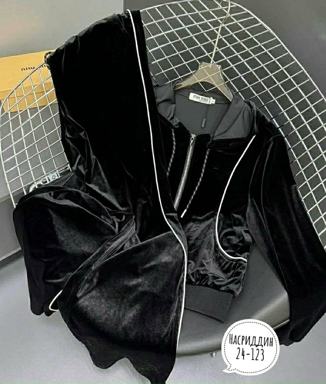 Спортивный костюм 23097281