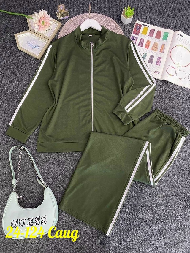 Спортивный костюм 23102792