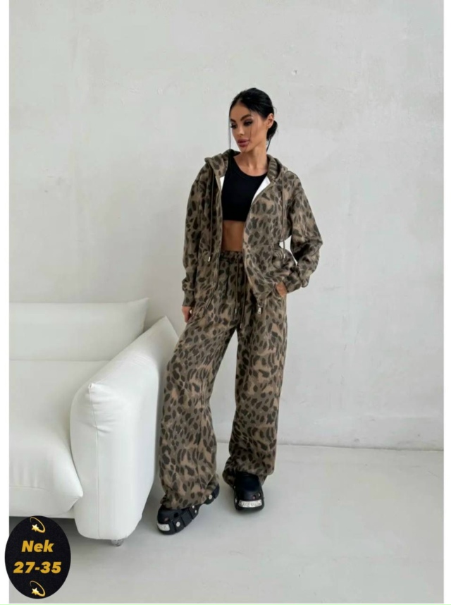 Спортивный костюм 23104861