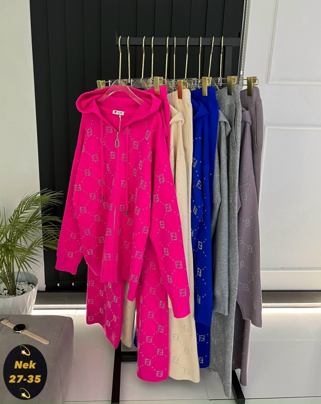 Спортивный костюм 23106855