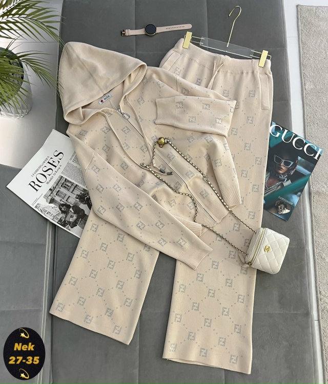 Спортивный костюм 23106855