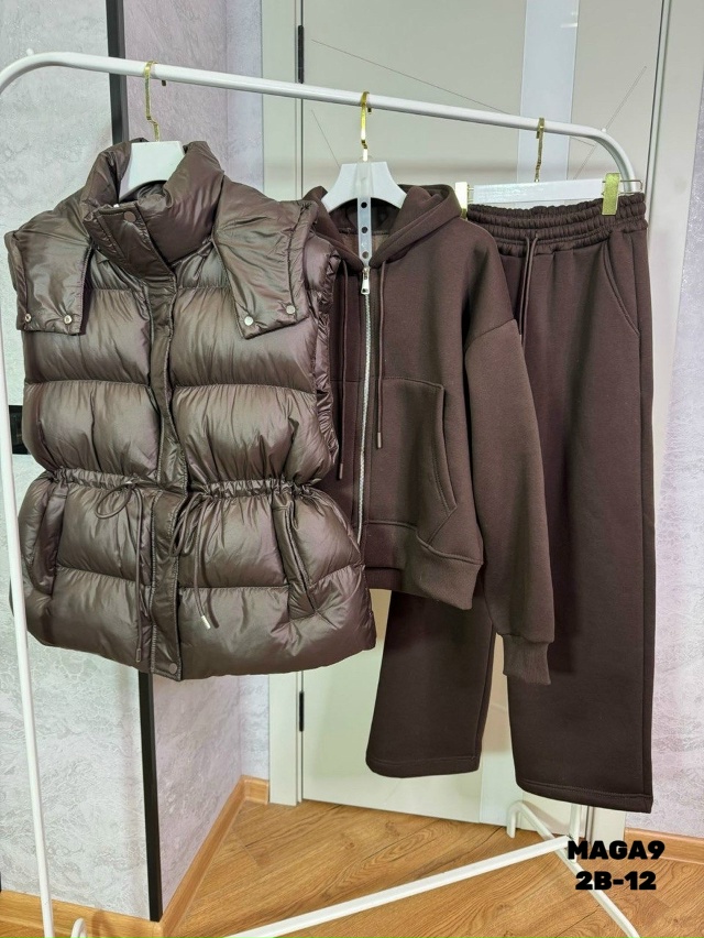 Спортивный костюм 23107473