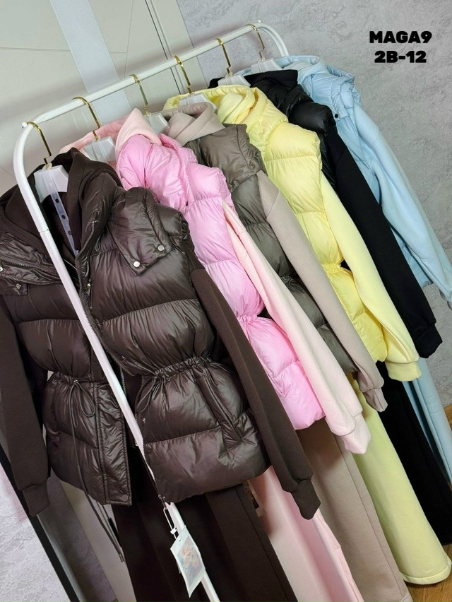 Спортивный костюм 23107473