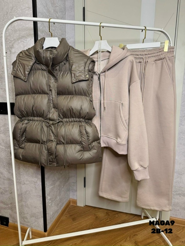 Спортивный костюм 23107473